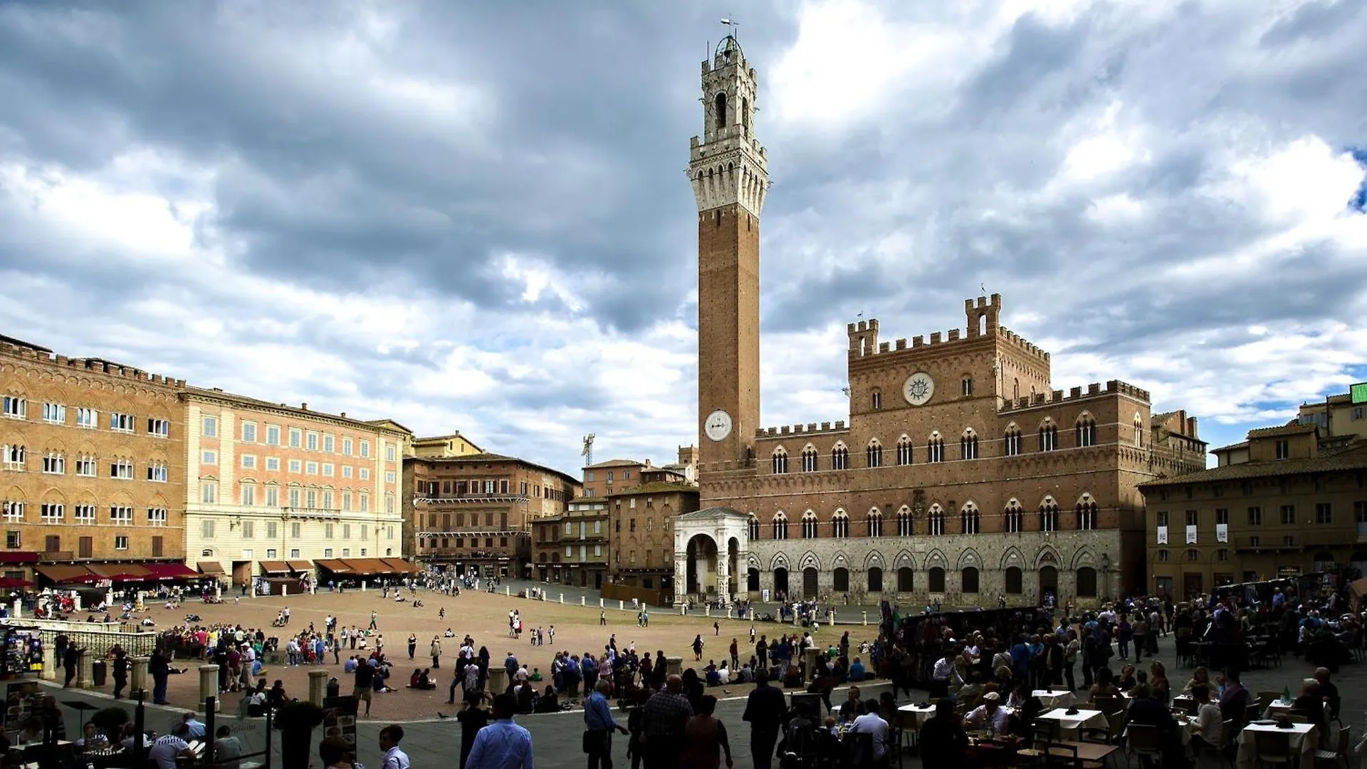 Appartamento Con Terrazza Privata Nel Cuore Di Siena