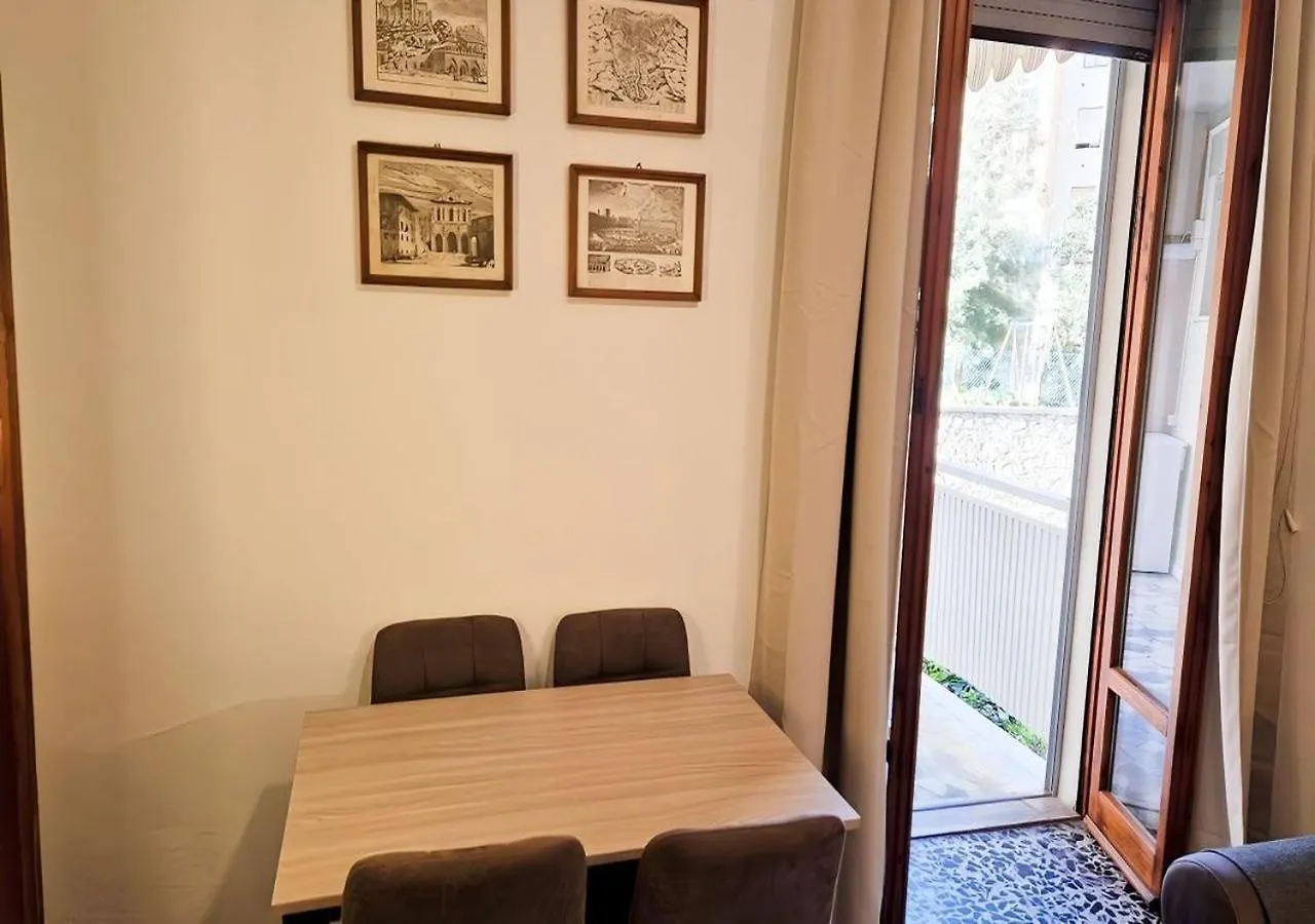 Apartment Appartamento Con Terrazza Privata Nel Cuore Di Siena Italy